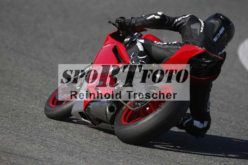 /Archiv-2024/02 29.01.-02.02.2024 Moto Center Thun Jerez/Gruppe gruen-green/backside